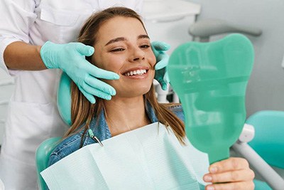Dentist in Crown Point with a patient